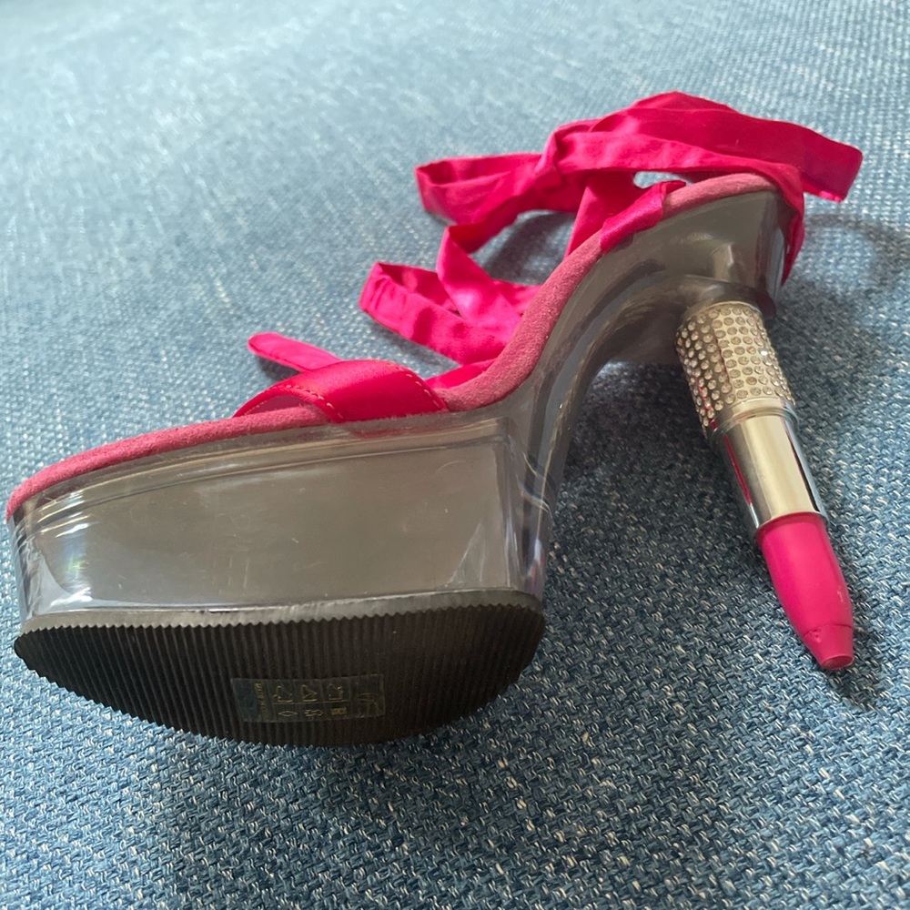 Lipstick Platform Heels - Picture 4 of 6